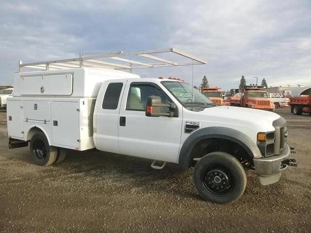 Image of Ford F-550 equipment image 1