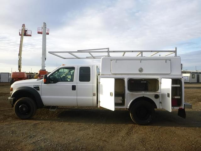 Image of Ford F-550 equipment image 4