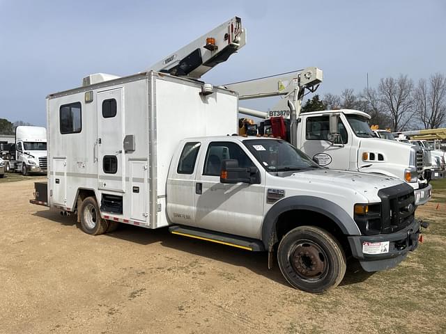 Image of Ford F-550 equipment image 3