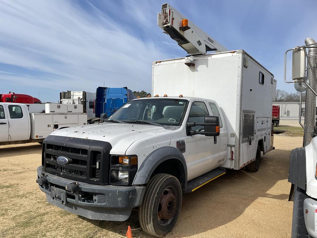 Image of Ford F-550 Primary image