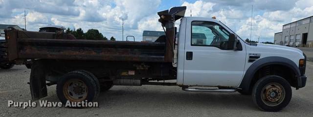 Image of Ford F-550 equipment image 3