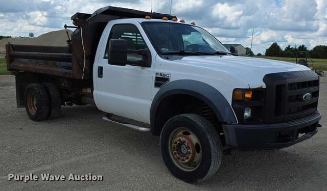 Image of Ford F-550 equipment image 2