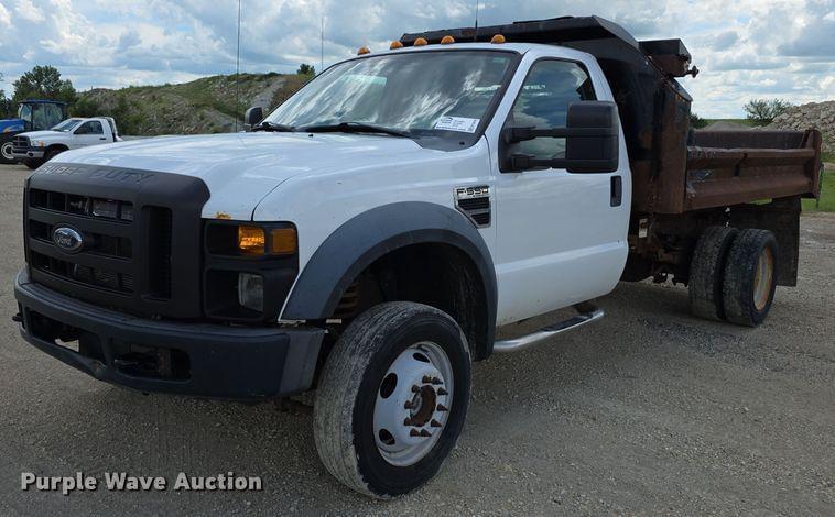 Image of Ford F-550 Primary image