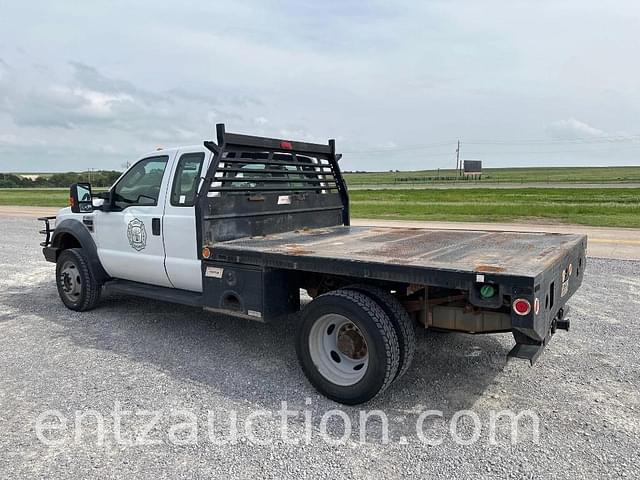 Image of Ford F-550 equipment image 2