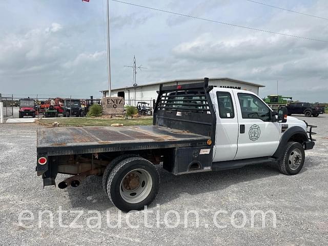 Image of Ford F-550 equipment image 4