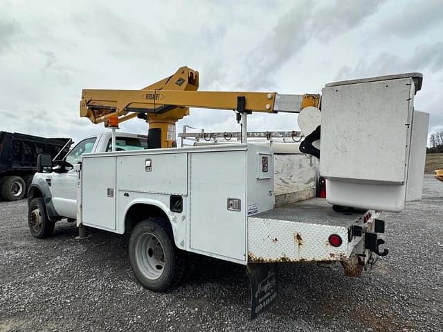 Image of Ford F-550 equipment image 4