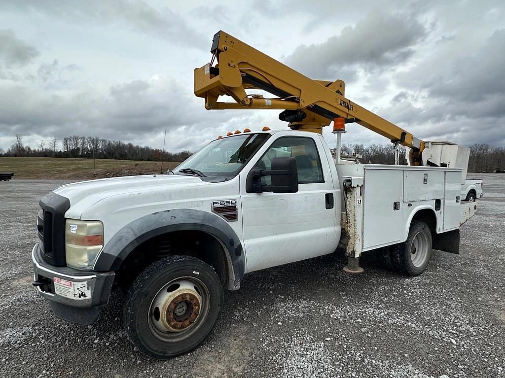 Image of Ford F-550 Primary image