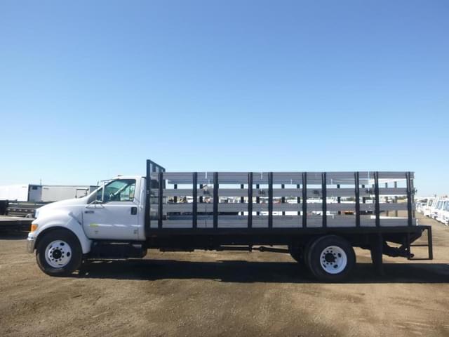 Image of Ford F-650 equipment image 4