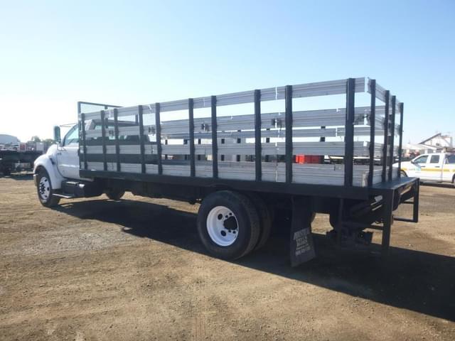 Image of Ford F-650 equipment image 3