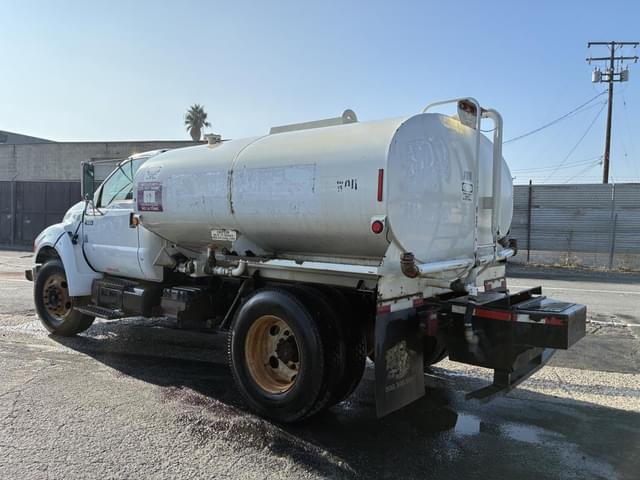 Image of Ford F-650 equipment image 3