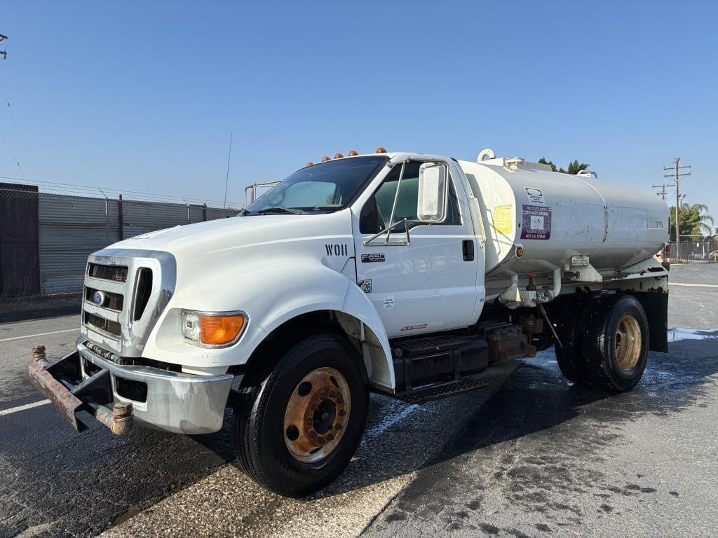Image of Ford F-650 Primary image