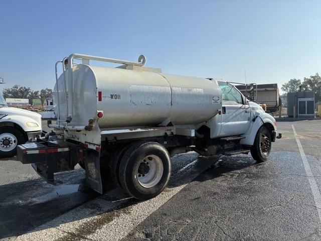 Image of Ford F-650 equipment image 2