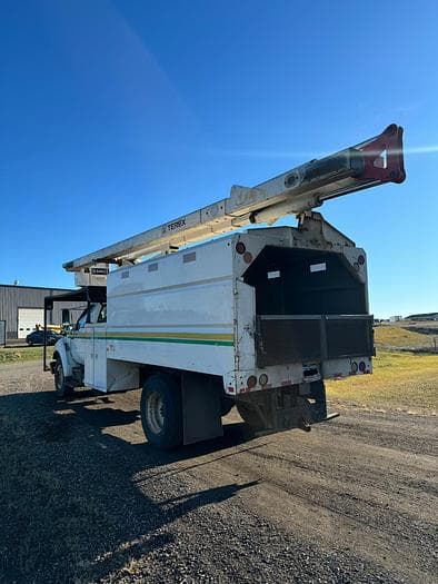 Image of Ford F-750 equipment image 3