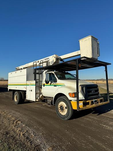 Image of Ford F-750 Primary image