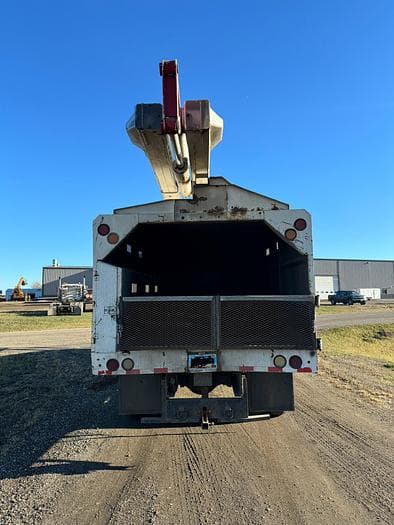 Image of Ford F-750 equipment image 4