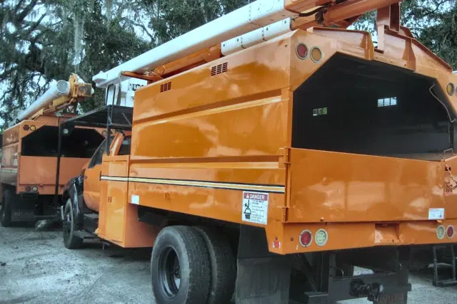 Image of Ford F-750 equipment image 4