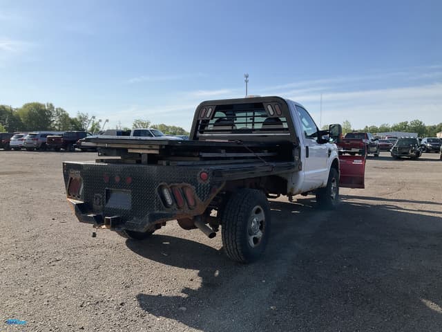 Image of Ford F-350 equipment image 4