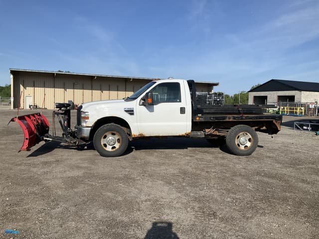 Image of Ford F-350 equipment image 1