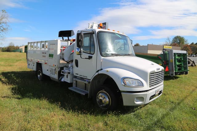 Image of Freightliner Business Class M2 106 equipment image 2