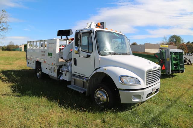 Image of Freightliner Business Class M2 106 equipment image 2