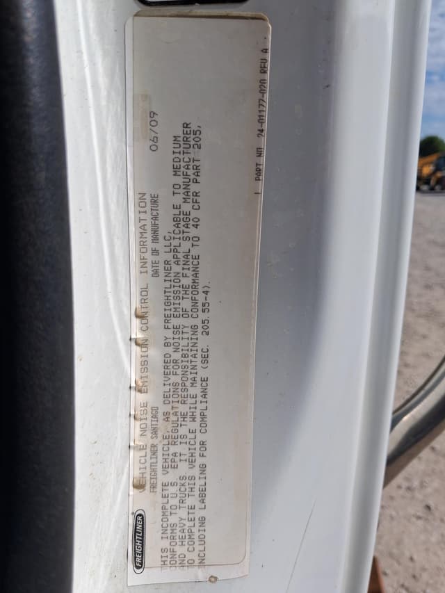 Image of Freightliner Business Class M2 106 equipment image 4