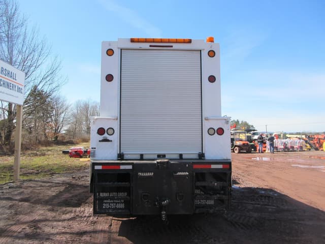 Image of Freightliner Business Class M2 106 equipment image 2