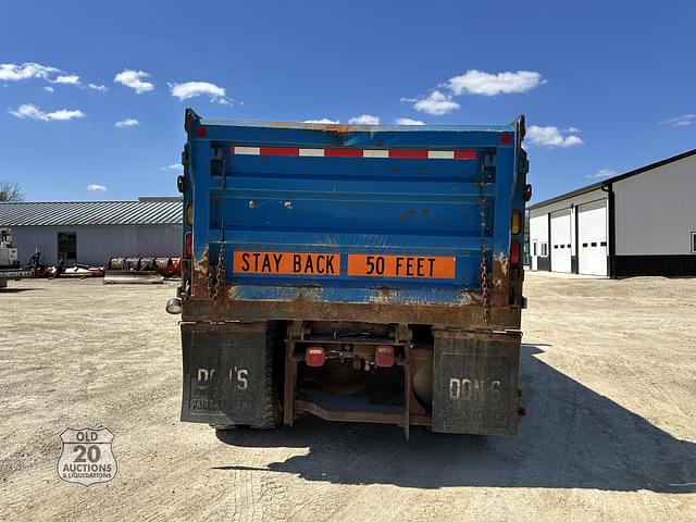 Image of Freightliner Business Class M2 112 equipment image 3