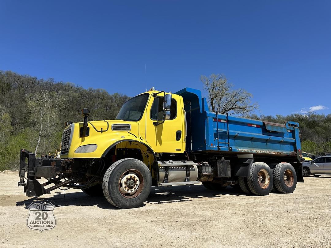 Image of Freightliner Business Class M2 112 Primary image
