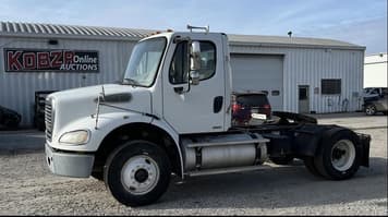 Main image Freightliner Business Class M2 112