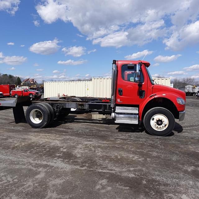 Image of Freightliner Business Class M2 equipment image 3