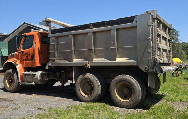 Image of Freightliner Business Class M2 equipment image 1