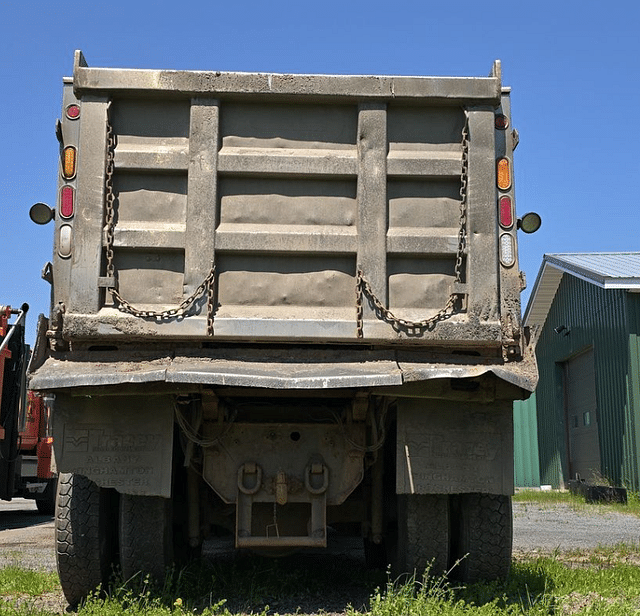 Image of Freightliner Business Class M2 equipment image 2