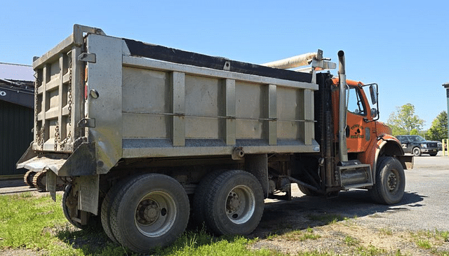 Image of Freightliner Business Class M2 equipment image 3
