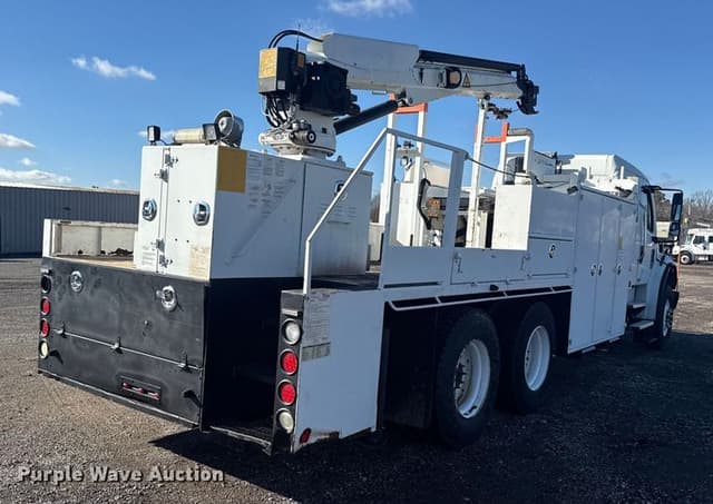 Image of Freightliner Business Class M2 equipment image 4