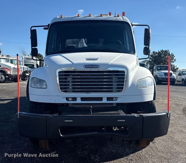 Image of Freightliner Business Class M2 equipment image 1