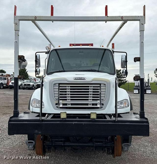 Image of Freightliner Business Class M2 equipment image 1