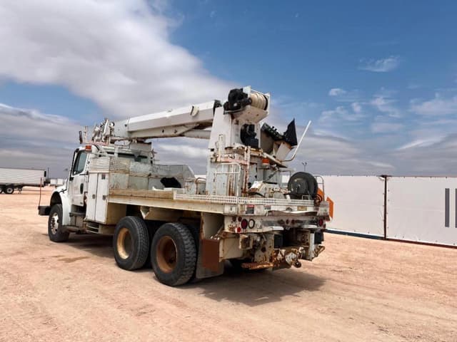 Image of Freightliner Business Class M2 equipment image 2