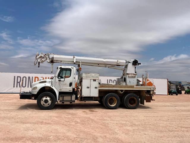 Image of Freightliner Business Class M2 equipment image 1