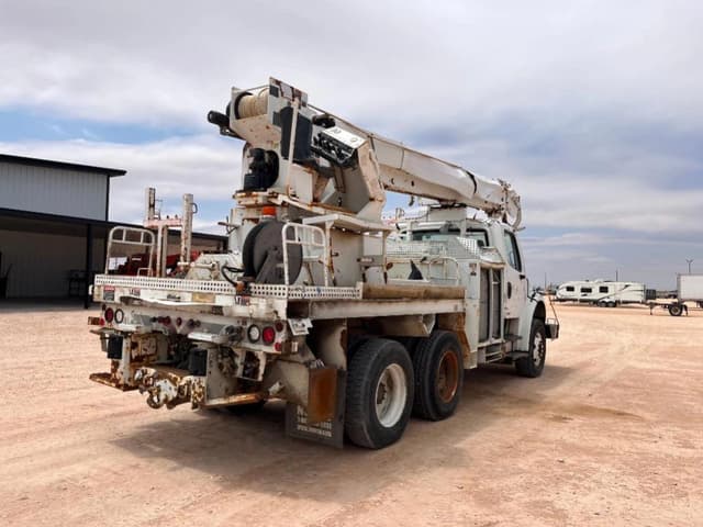 Image of Freightliner Business Class M2 equipment image 4