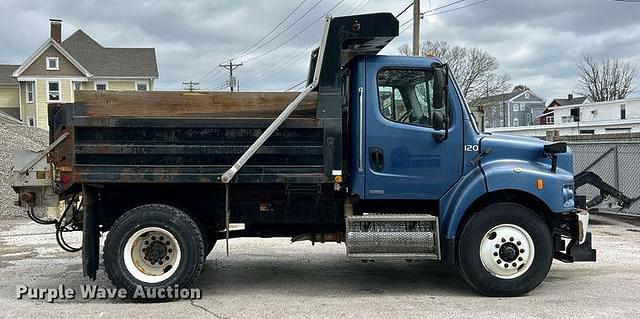 Image of Freightliner Business Class M2 equipment image 3