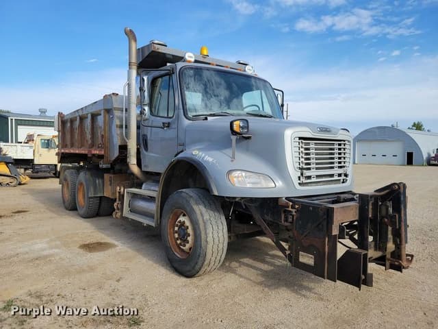 Image of Freightliner Business Class M2 equipment image 2