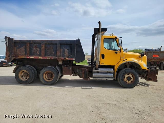 Image of Freightliner Business Class M2 equipment image 3