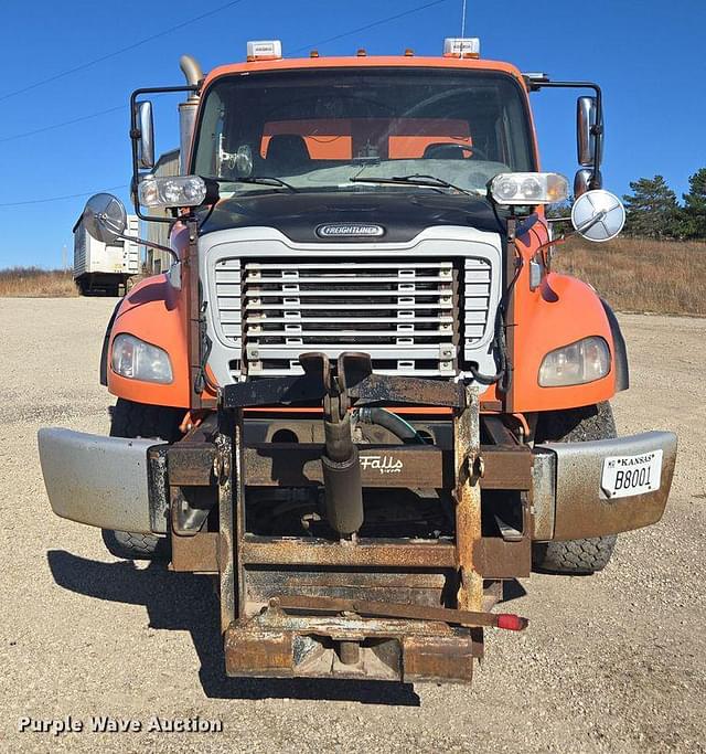 Image of Freightliner Business Class M2 equipment image 1