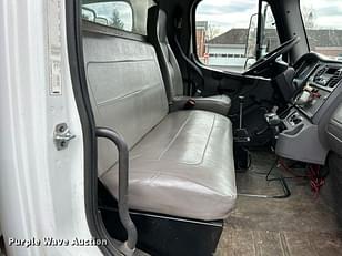 Main image Freightliner Business Class M2 71