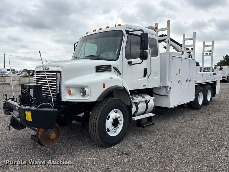 2010 Freightliner Business Class M2 Equipment Image0