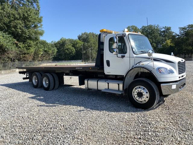 Image of Freightliner Business Class M2 equipment image 3