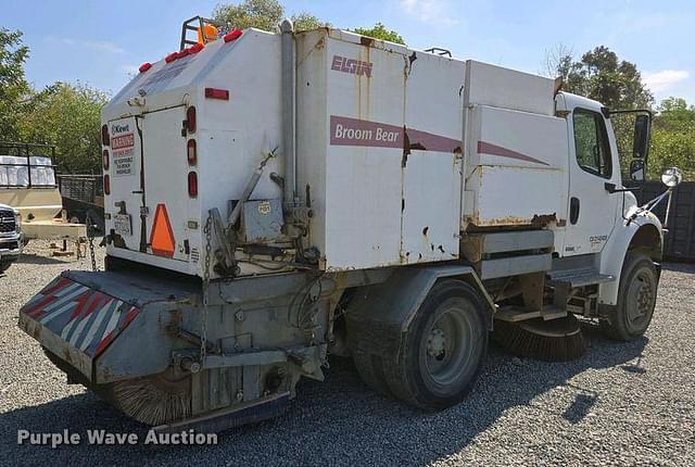 Image of Freightliner Business Class M2 equipment image 4