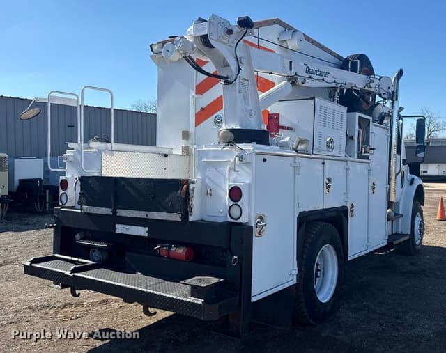 Image of Freightliner Business Class M2 equipment image 4