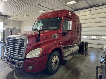 Main image Freightliner Cascadia 125