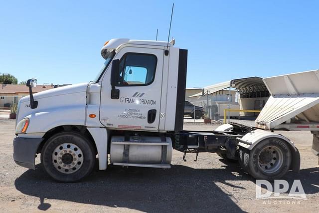 Image of Freightliner Cascadia 125 equipment image 1